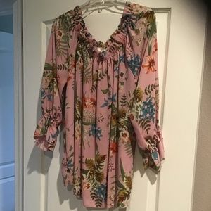 Violet + Claire 3/4 sleeve blouse